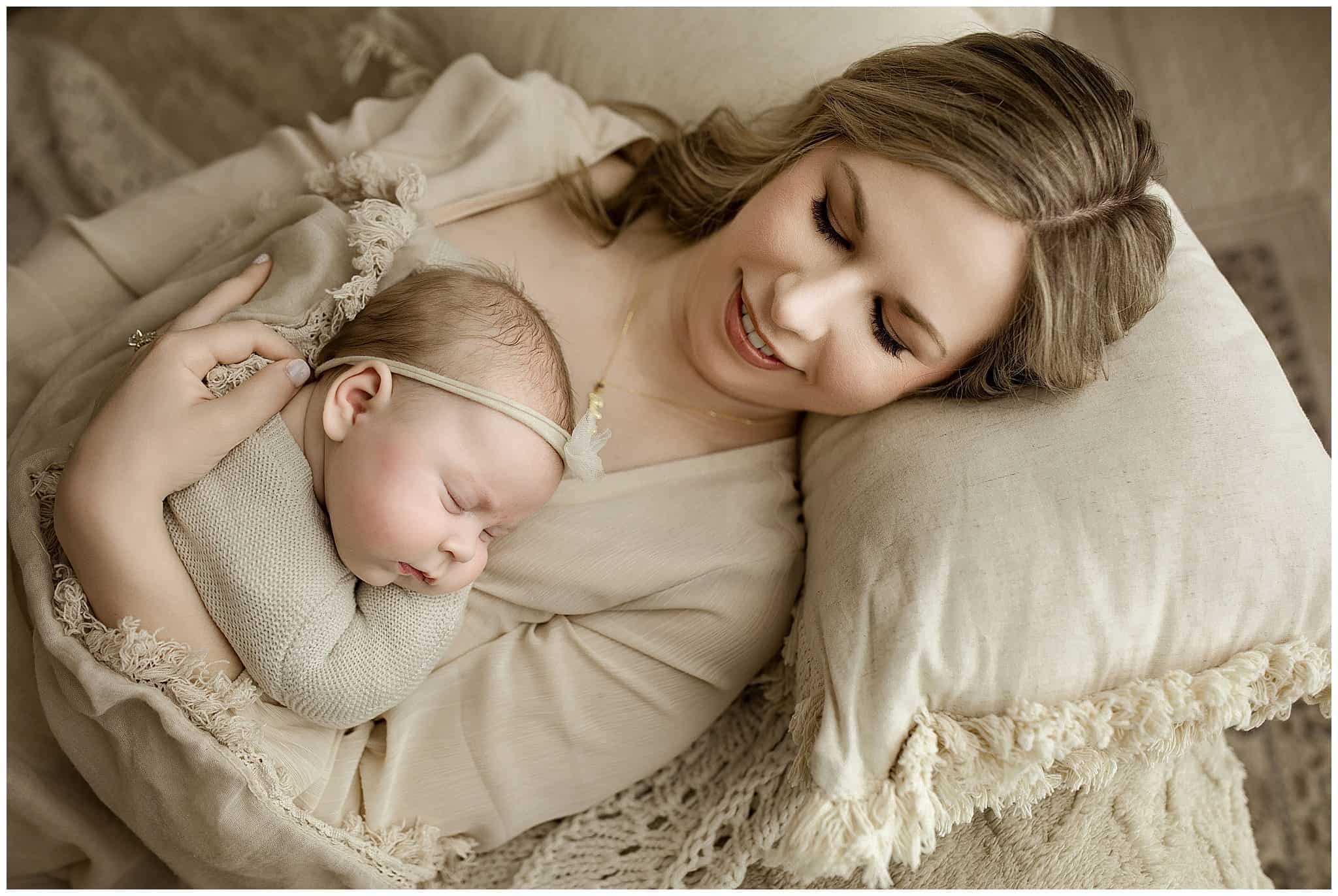 How to Prep Your Baby for a Newborn Session (Without Stress) | Cleveland Natural Newborn Photography